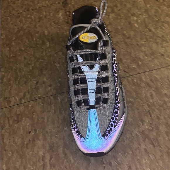 shoes - Picture 2 of 3